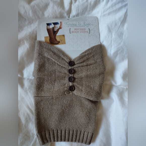 NWT Grace & Lace Tan Ruched Boot Cuffs - Picture 1 of 2